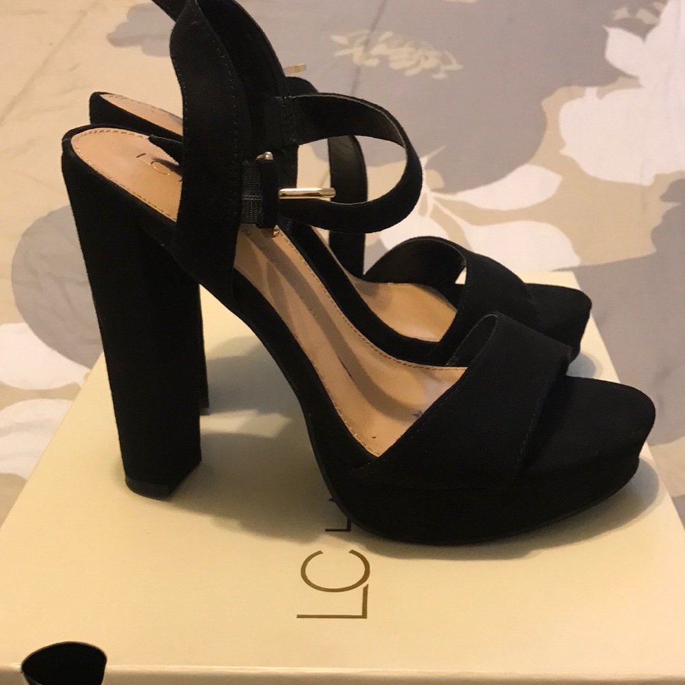 Lauren Conrad black suede sandals
